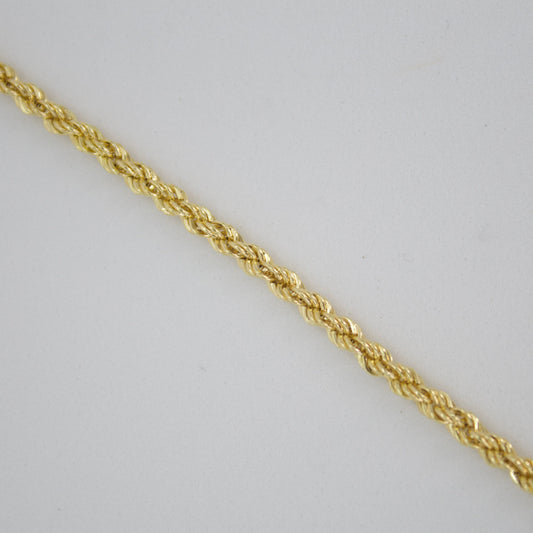 Pulso torsal en oro amarillo 14k.