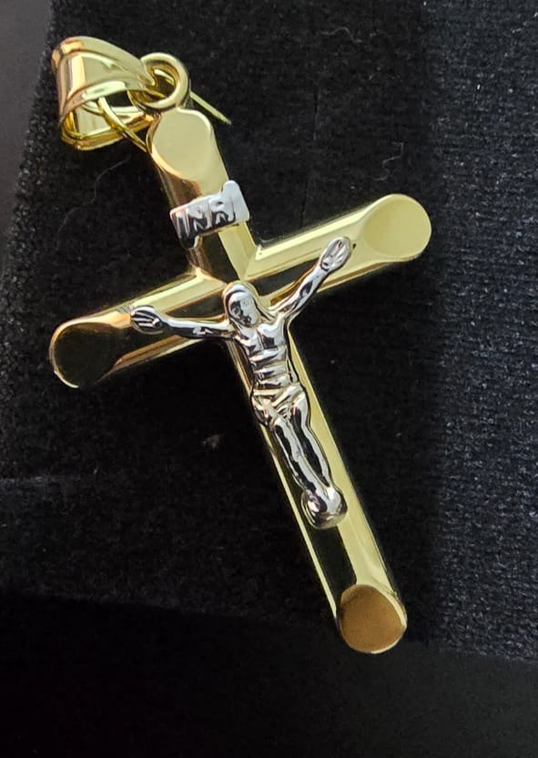 Cruz con Cristo en oro combinado 14k.