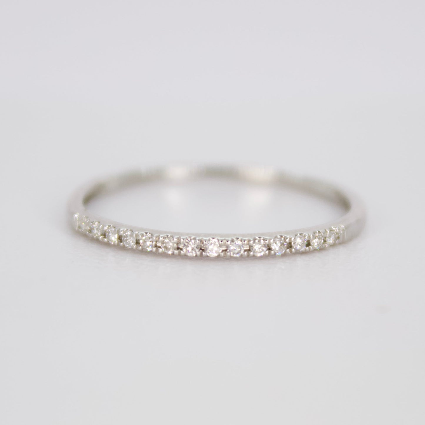 Churumbela oro blanco 14k con diamantes.